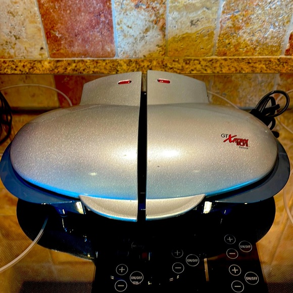 COPY - GT XPRESS DELUXE GRILLER... makes grilling so much fun....w/ 3 cookbooks! - Picture 1 of 10